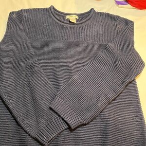 Women’s knit sweater size medium in great condition 100% cotton long sleeve